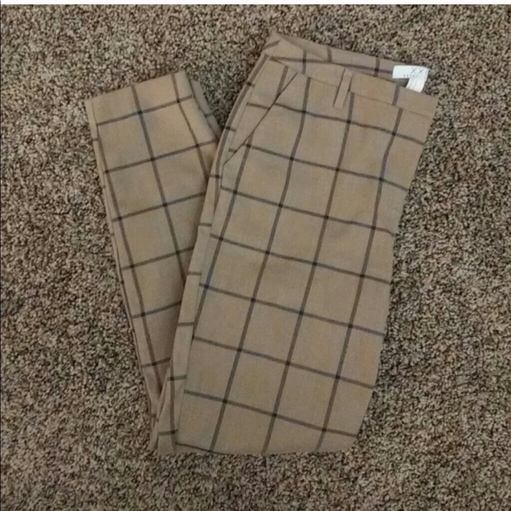 F21 Essential Grid Pattern Capris Sz 4 - image 7